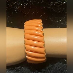 Vintage Costume Coral Lucite Stretch Bracelet #9415